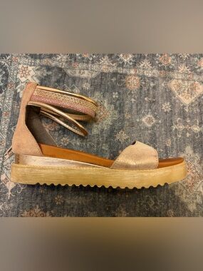 Browns Suede Ankle-Strap Platform Sandals in Sparkly Taupe Rose Gold
